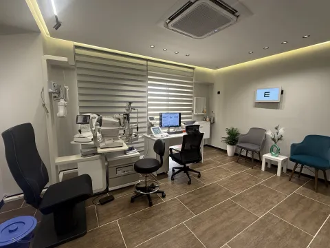 Dr Kamelia Rifai, ophtalmologue à Fès