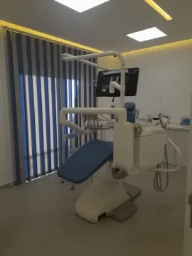 Dr Agoumi Meriem Centre Dentaire Annakhil