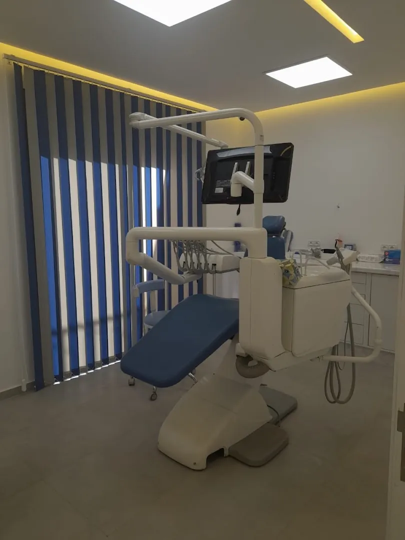 Dr Agoumi Meriem Centre Dentaire Annakhil