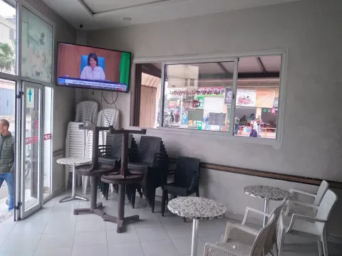 Pharmacie Bouzgar
