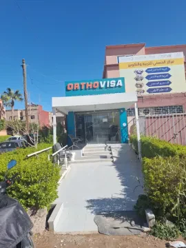 Orthovisa, Orthodontiste