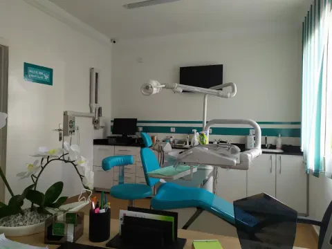 Dr Meriem El Baghdadi - Chirurgien-dentiste
