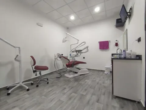 Dr Redouane Jamai, Chirurgien-dentiste