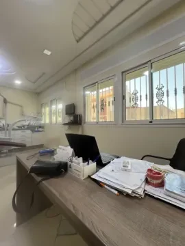 Dr Ismail Asbai, Chirurgien-dentiste