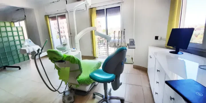 Dr Sabria Ait Maatallah - Chirurgien-dentiste