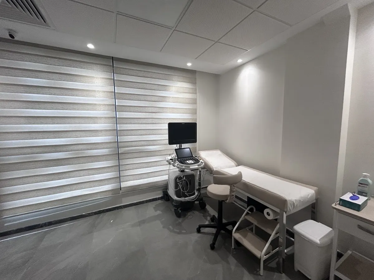 Dr Ramia Bougrine — Cardiologue