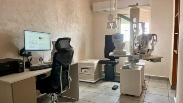 Dr Mohamed Yassine Farah - Ophtalmologue
