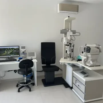 Dr Fadoua Teach - Ophtalmologue
