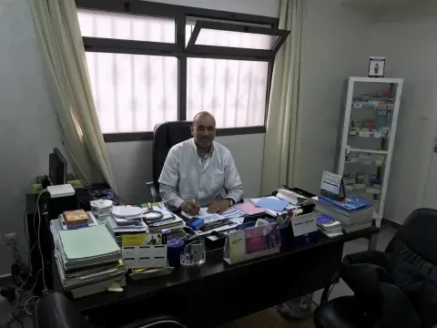 د. محمد الدرناوي — طبيب الجهاز الهضمي
