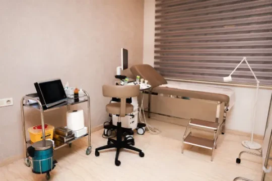 Dr Issaad Samia, Gastro-entérologue