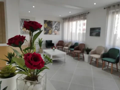 عيادة أمراض الكبد والجهاز الهضمي د. ناشيت مريم