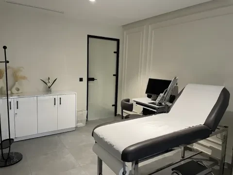 Dr Malika Berrada, Neurologue