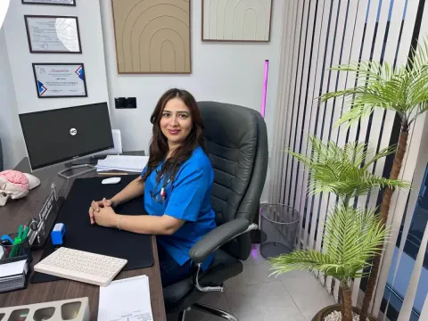 Dr Jihane Limi — Neurochirurgien