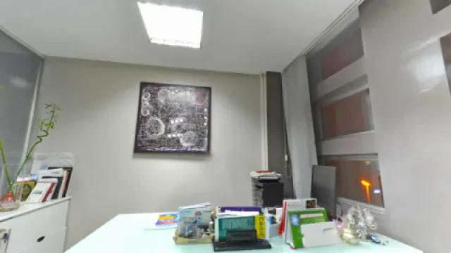 Dr Hasna Azmi - Rhumatologue
