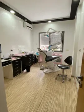 Dr Benjelloun Khadija — Dentiste