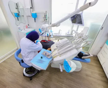مركز أداريسا لطب الأسنان - د. أمباري منى