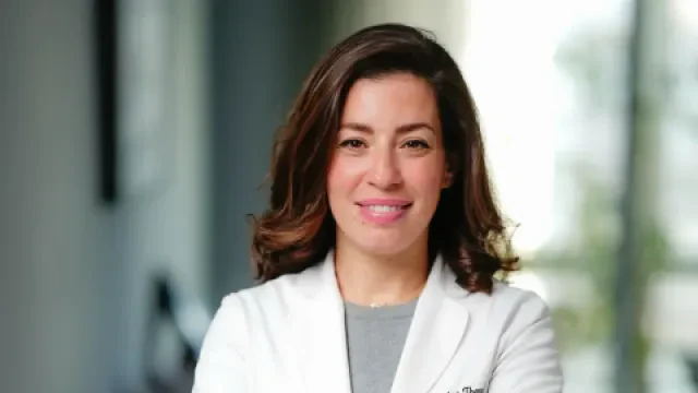 Dr Yasmina Tbeur – Médecine interne, maladies auto-immunes & gériatrie