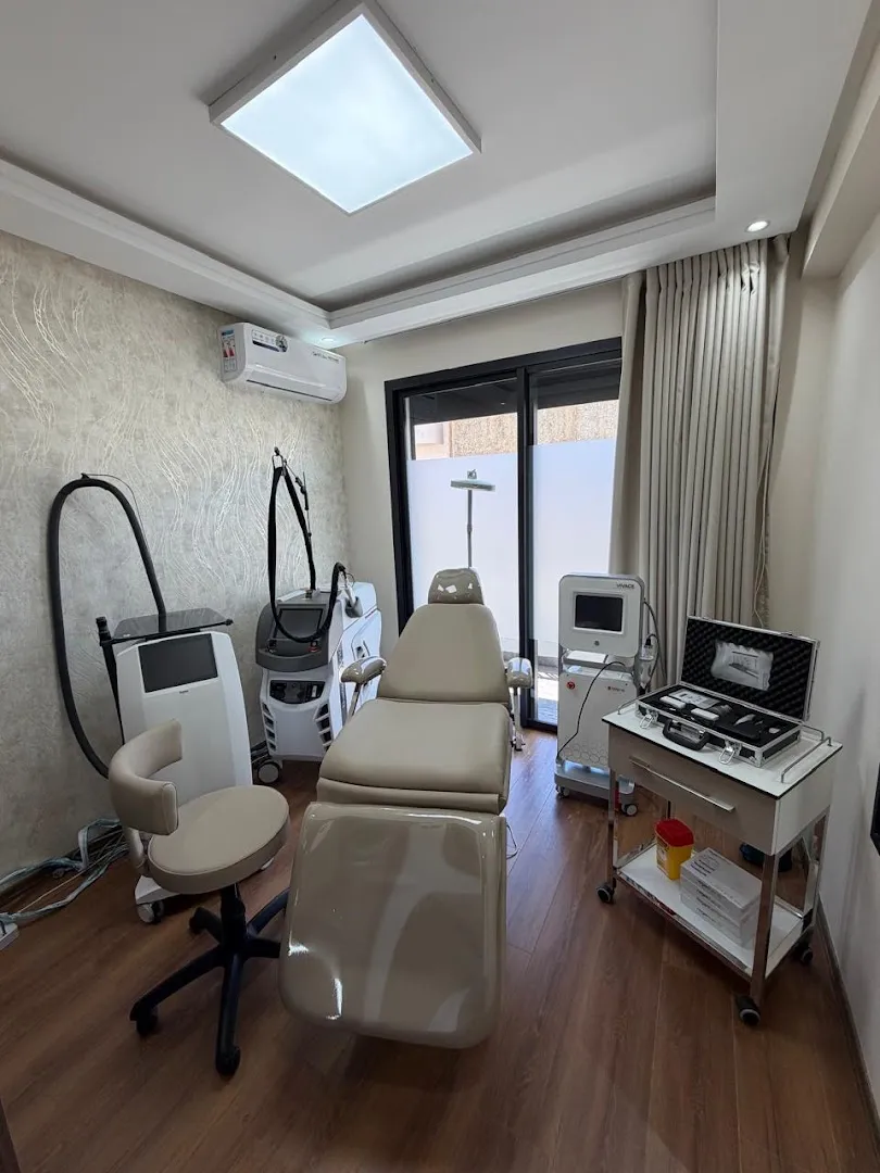 Dr Selmani Khansaa - Dermatologue & Médecin Esthétique