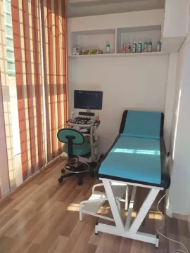 Dr Narvin Essouri