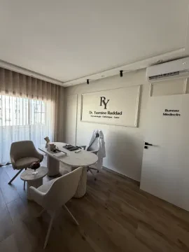 Dr Yasmine Raddad - Dermatologue