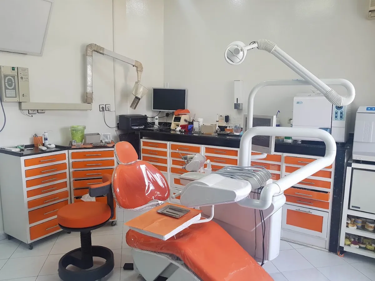 Dr Jmili Najib — Dentiste