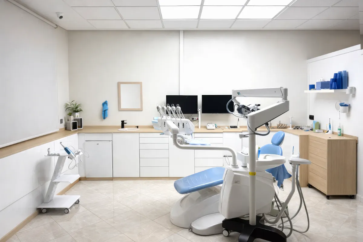 Dr Ahmed Chariba, Chirurgien-dentiste et orthodontiste