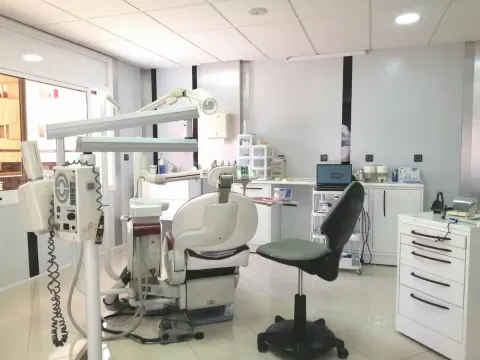 Dr Sanae Quortobi - Médecin Dentiste