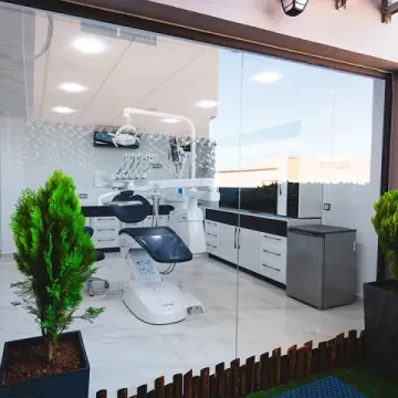 Dr Zakaria Corty - Chirurgien-dentiste