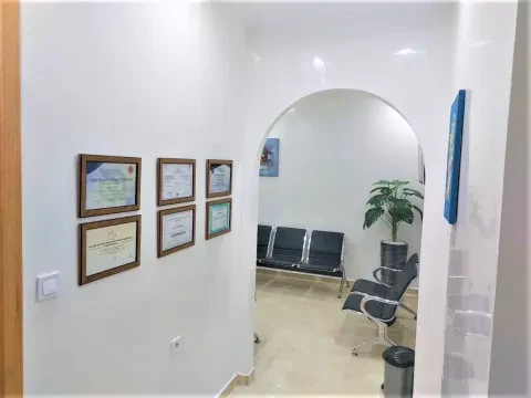 Dr. Ezzaoui Hajar — Dentiste
