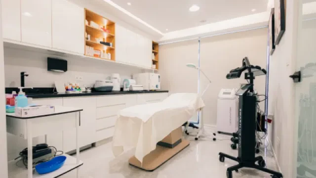 Dr Sqalli Houssini Ghita - Dermatologue