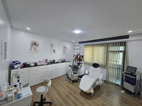 Dr EL Harrar Loubna - Dermatologue, Esthétique & Laser