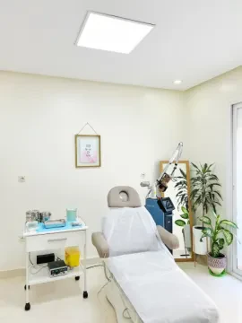 Dr Khadija Issoual - Cabinet de dermatologie