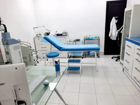 Dr Yassir Chaibi — Dermatologue