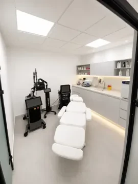 Dr. Nadia Baali - Dermatologue