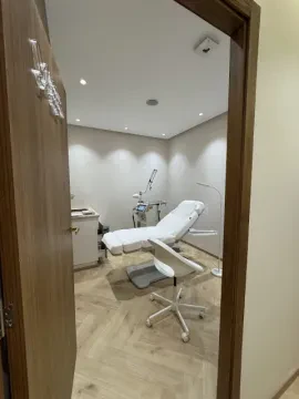 Dr Sara Zahid - Dermatologie et Médecine esthétique