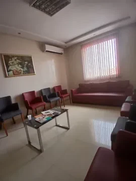 Dr Noama Dahbi — Dermatologue