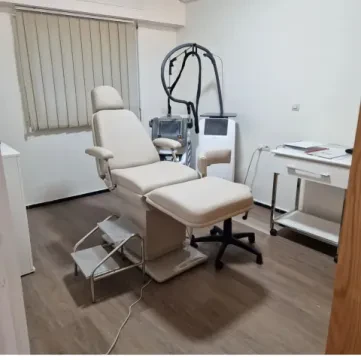 Dr Houda Boudhir - Dermatologue