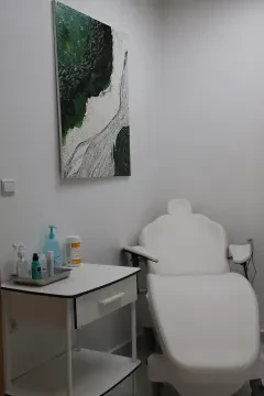 Dr Hajar El Bennaye - Dermatologue