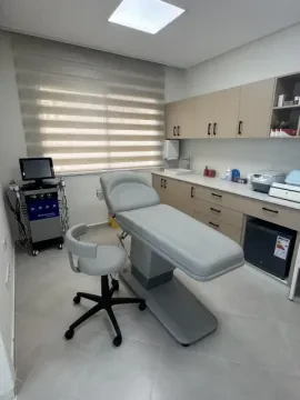 Dr Lina Benchekroun - Dermatologue
