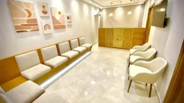 Dr Achraf Machan et Dr Hasna Azendour - Dermatologues