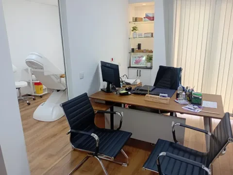 Dr Meryem Lamaalem - Dermatologue