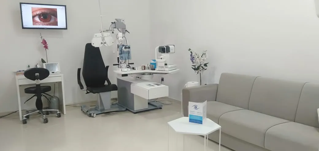 Dr Zineb Khtibari - Ophtalmologue