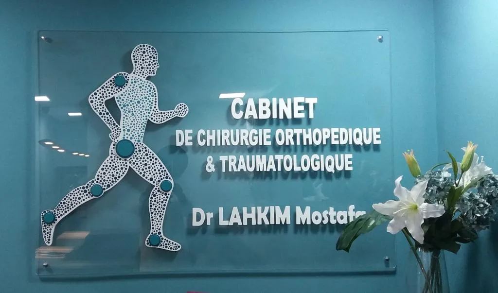 Dr Lahkim Mostafa, Chirurgien orthopédiste