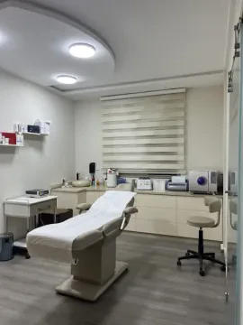 Dr Mouna Hader - Dermatologue