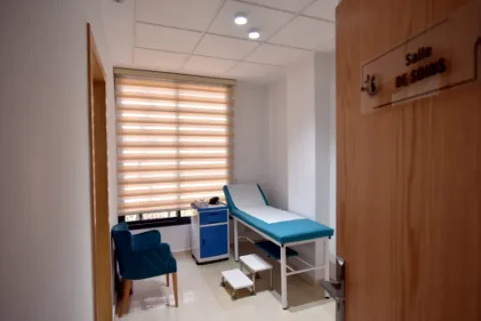 عيادة طب النساء والتوليد للدكتور منصف محواشي
