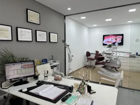عيادة الأسنان بيسري عمر