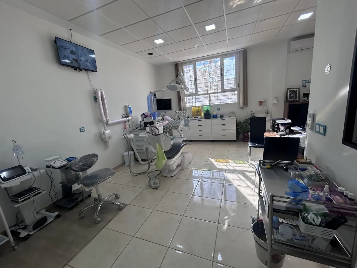 Dr Samy Zaid, Chirurgien maxillo-facial