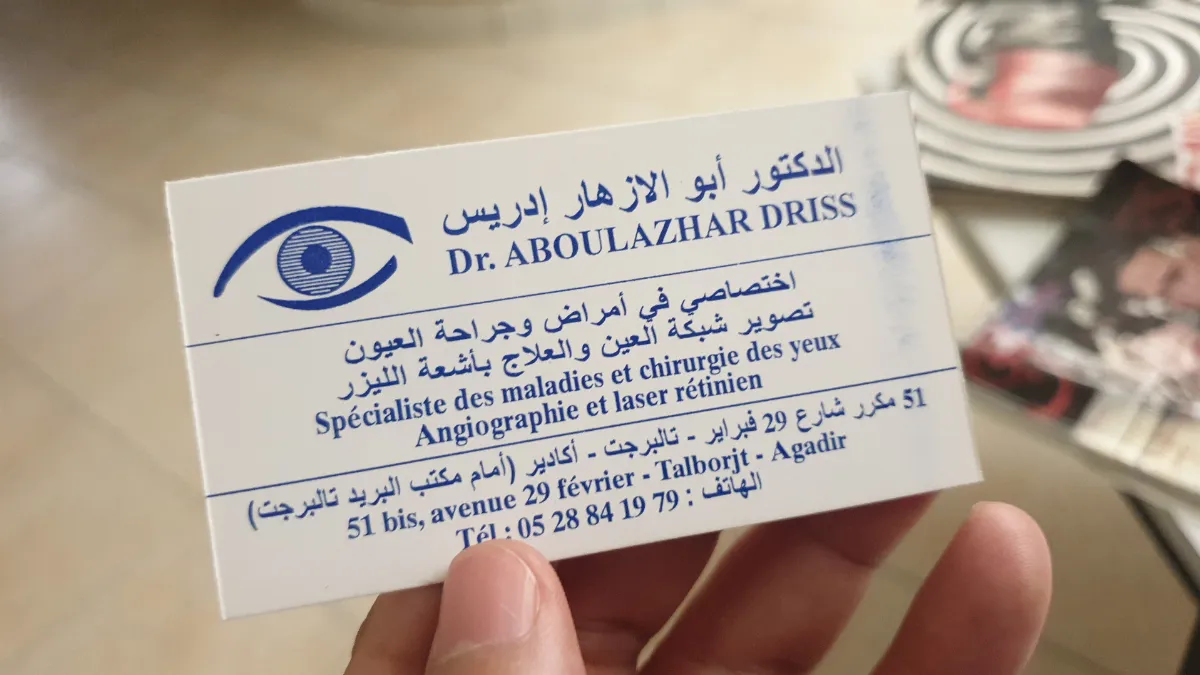 Spécialiste des maladies et chirurgie des yeux