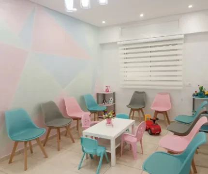 د. حفيدة ساطور، طبيبة أطفال