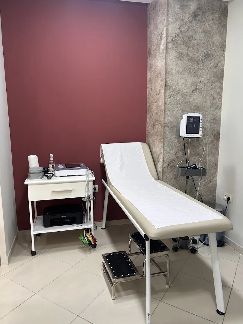 Dr Lamiae Khelifi — Cardiologue